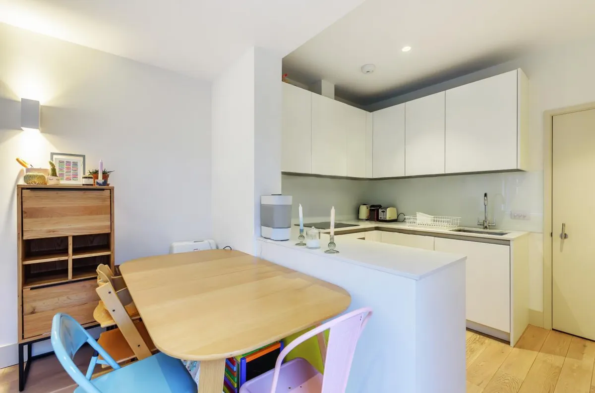 Rockhall Road, London, NW2