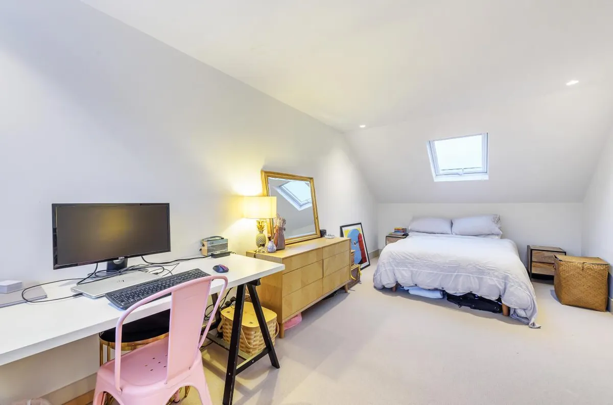 Rockhall Road, London, NW2