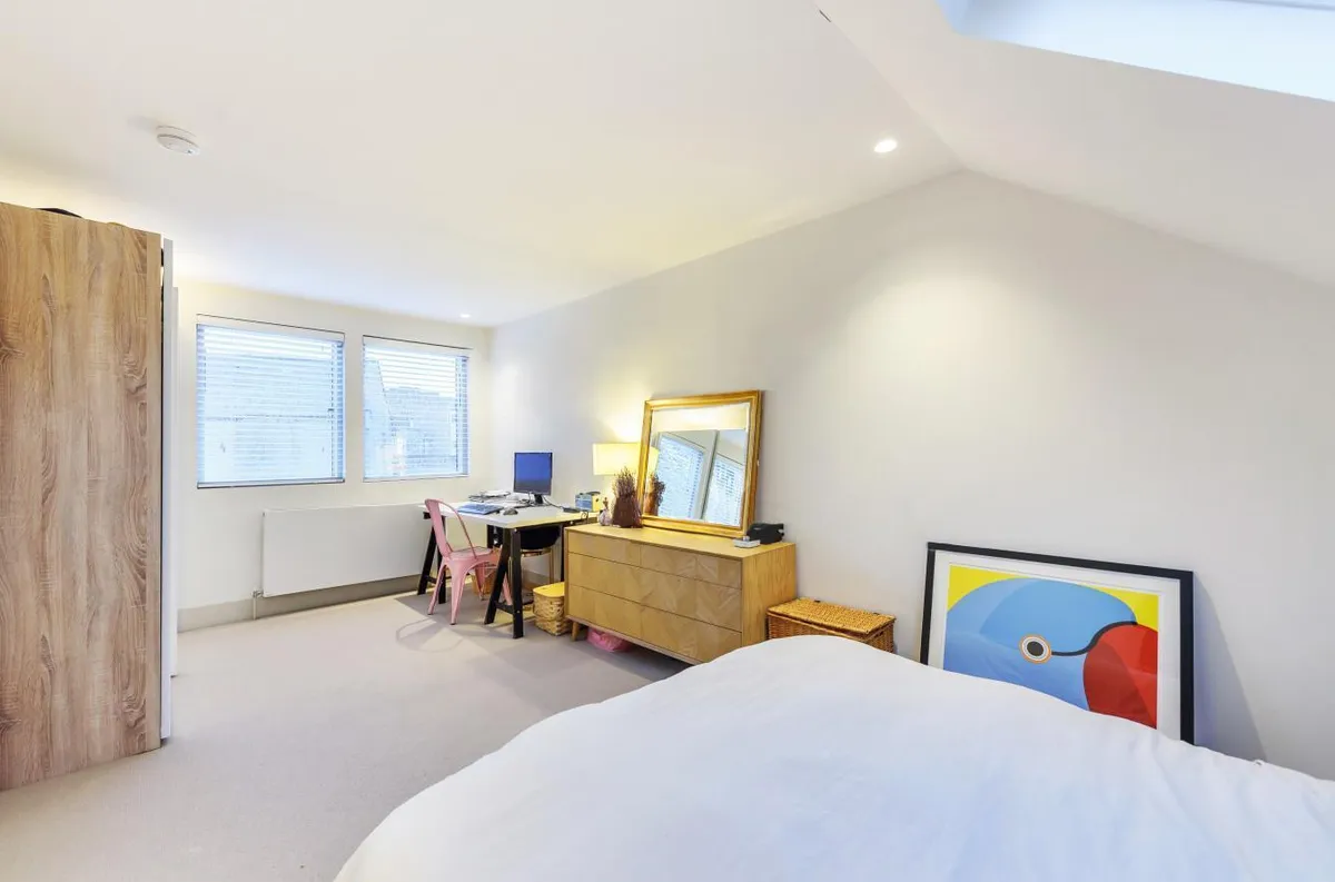 Rockhall Road, London, NW2