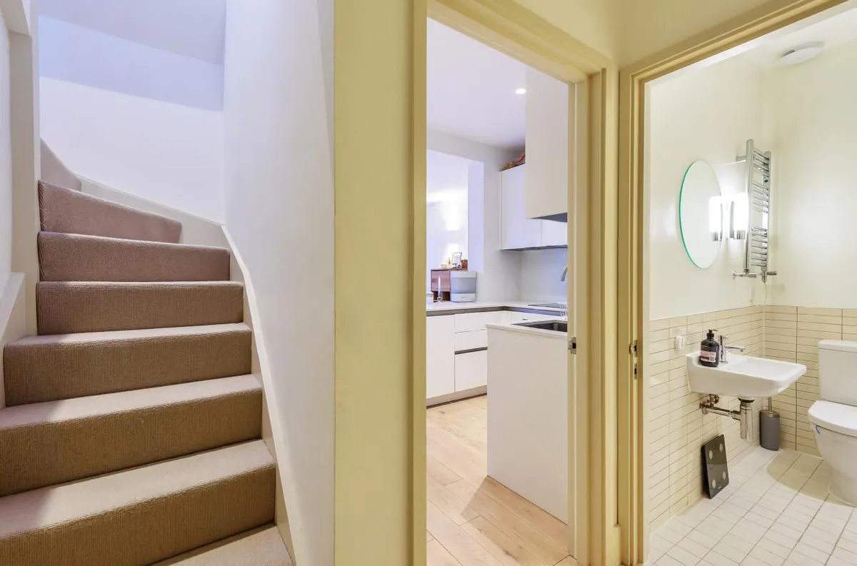 Rockhall Road, London, NW2