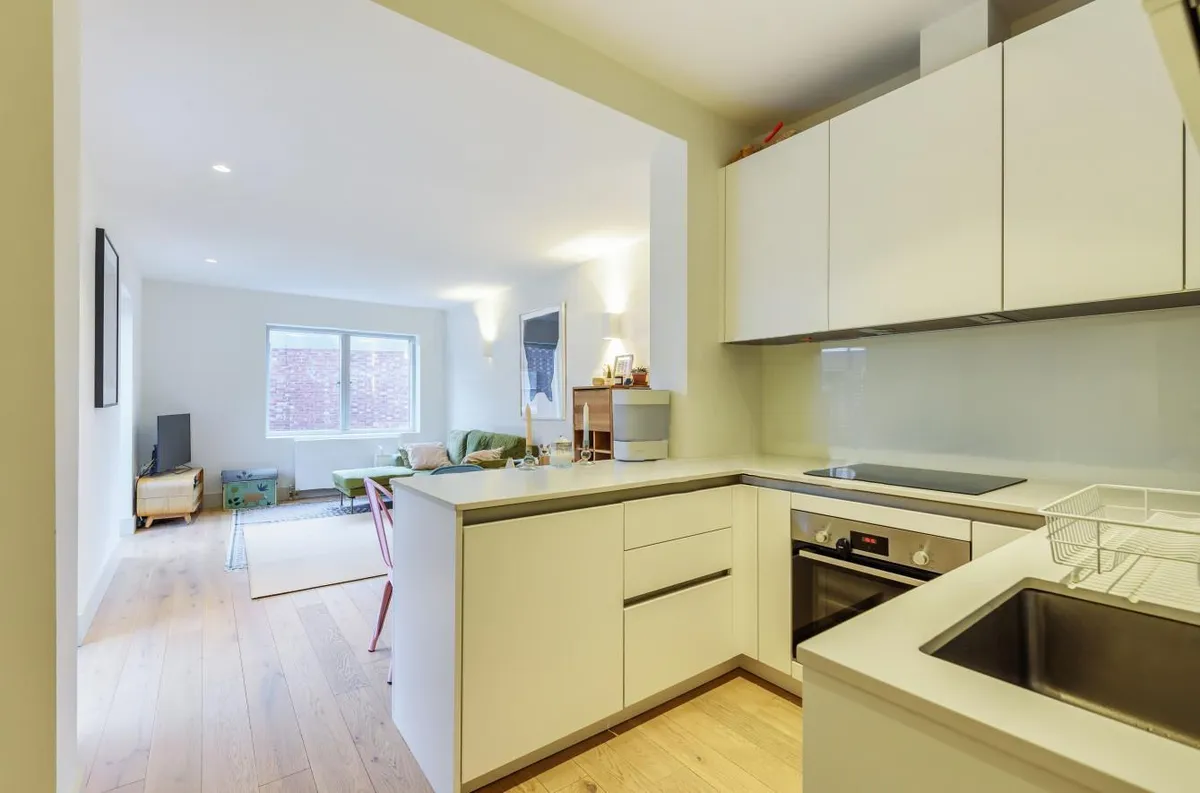 Rockhall Road, London, NW2