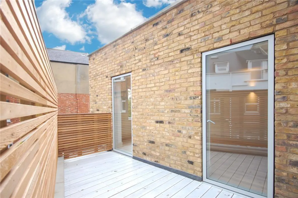 Rockhall Road, London, NW2