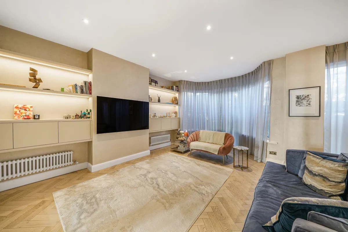 Trevelyan Gardens, London, NW10