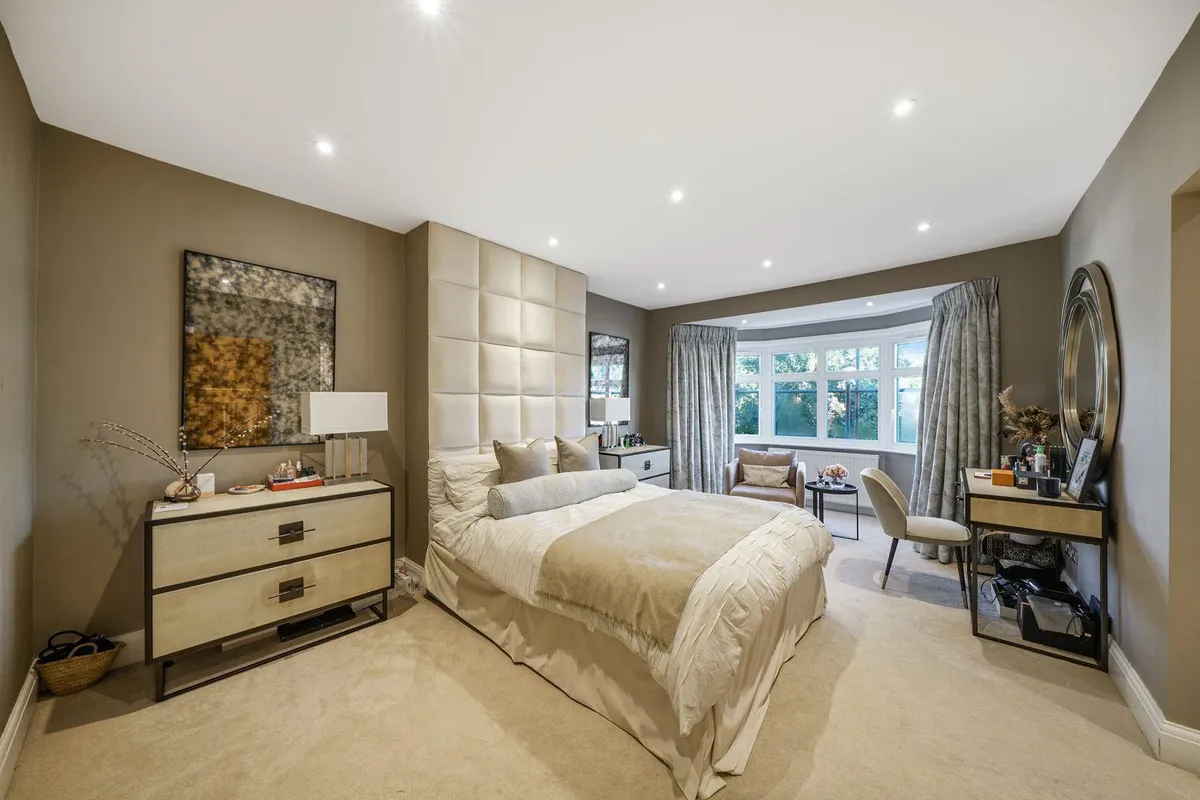 Trevelyan Gardens, London, NW10