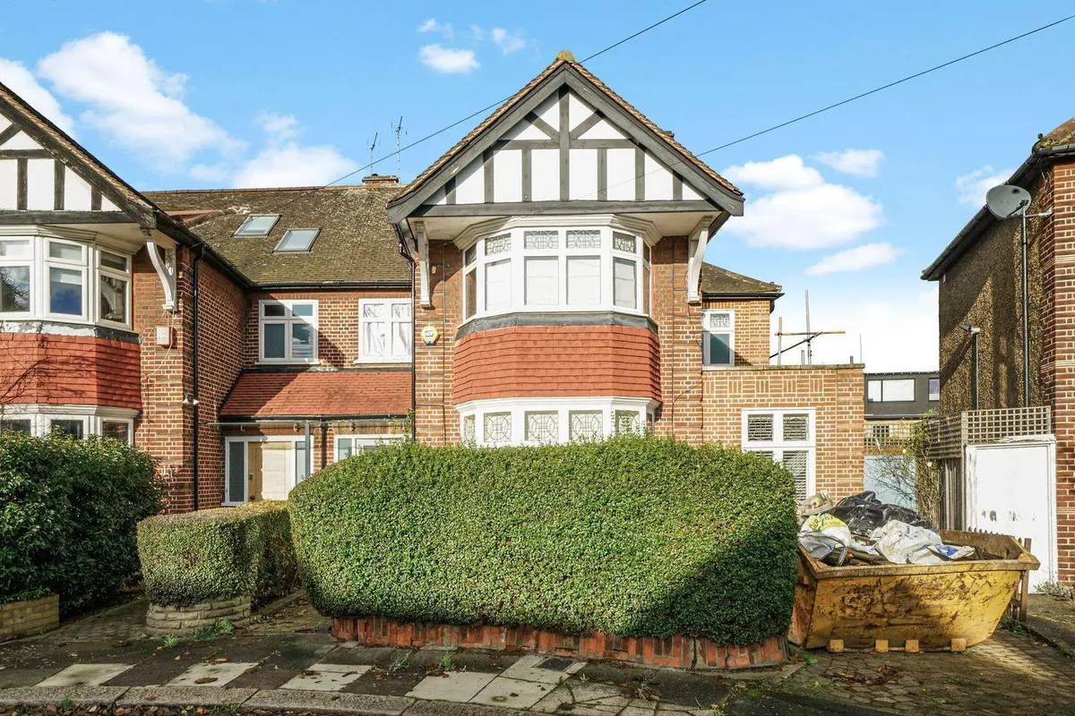 Trevelyan Gardens, London, NW10