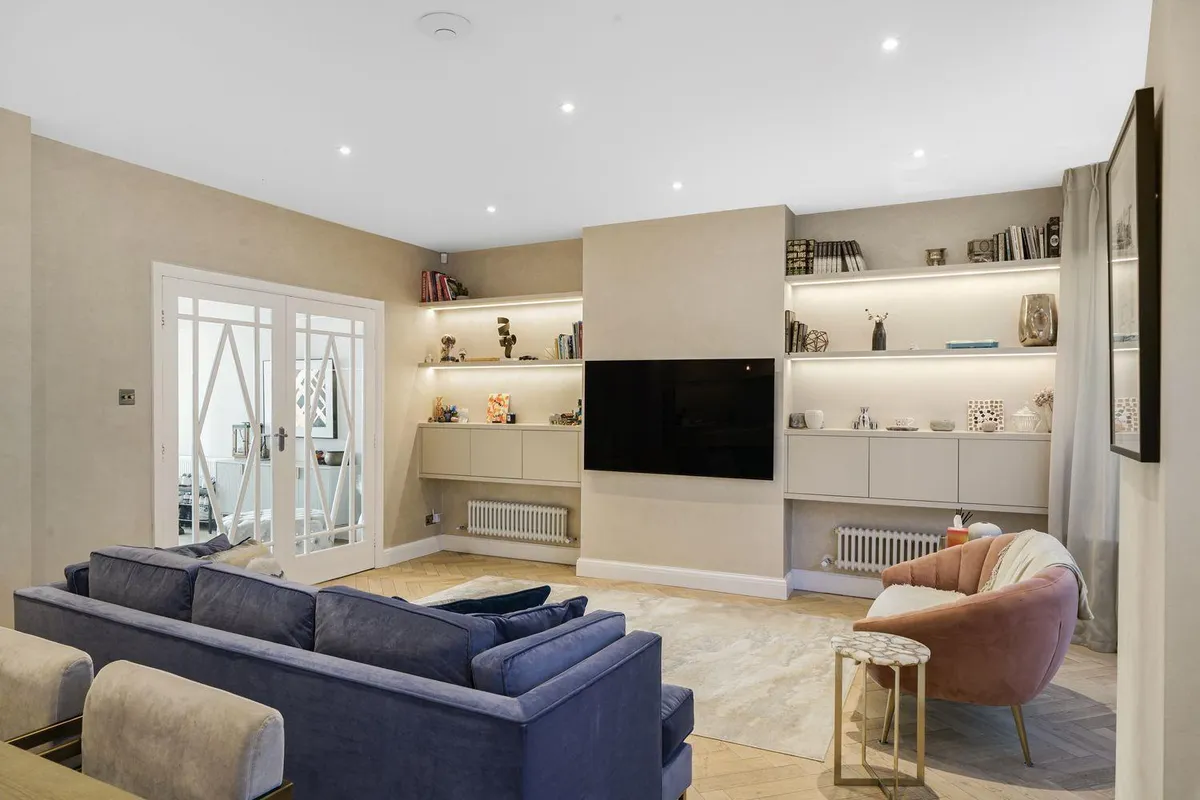Trevelyan Gardens, London, NW10