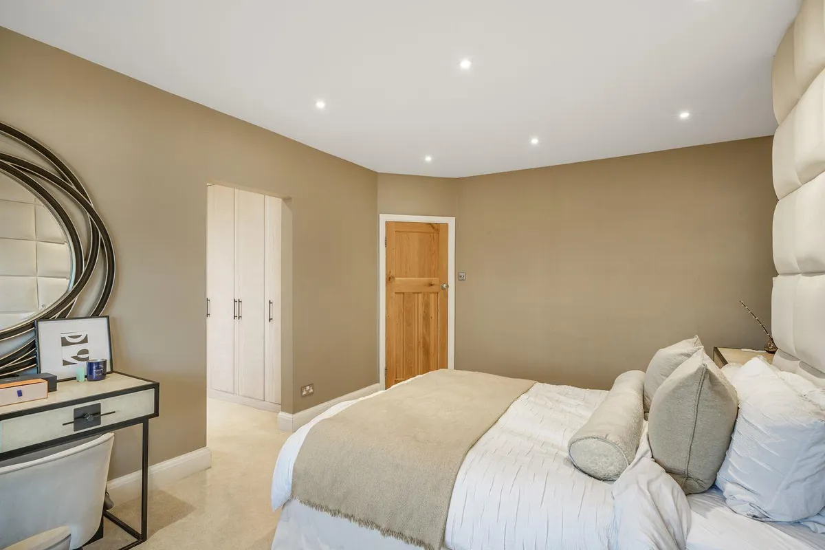 Trevelyan Gardens, London, NW10
