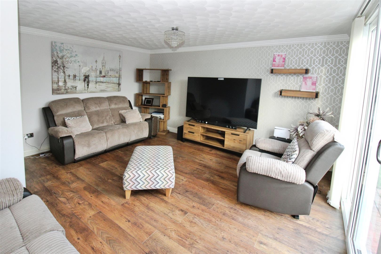 Cadeleigh Close, Bransholme Image 2
