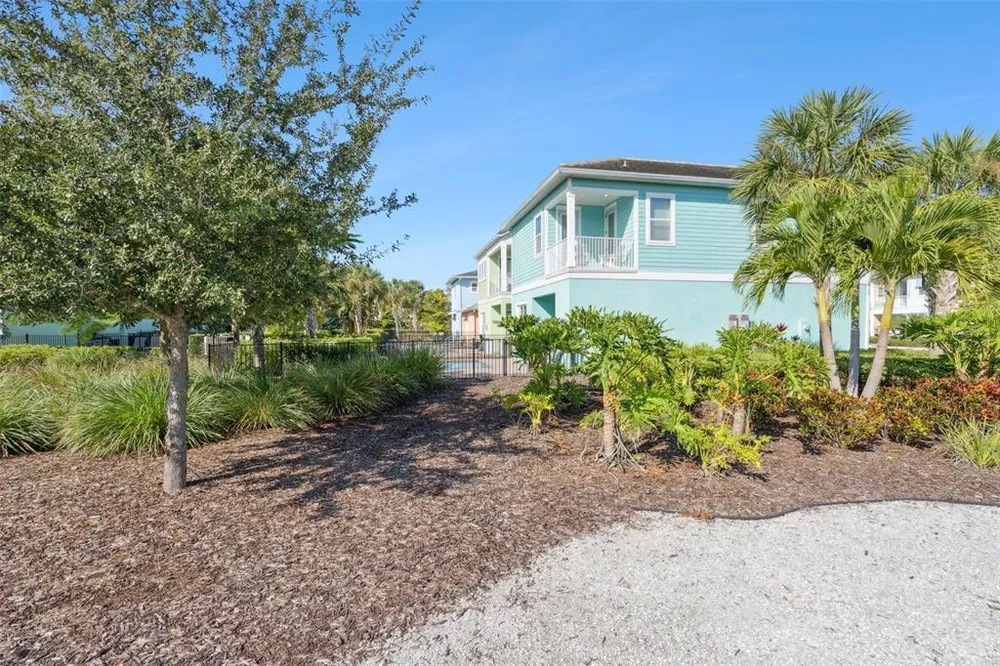 8082 Knee Deep Rd, Kissimmee, FL 34747