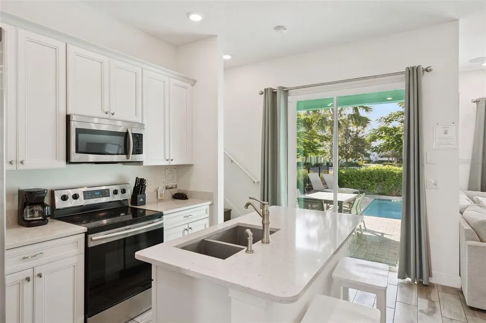 8082 Knee Deep Rd, Kissimmee, FL 34747