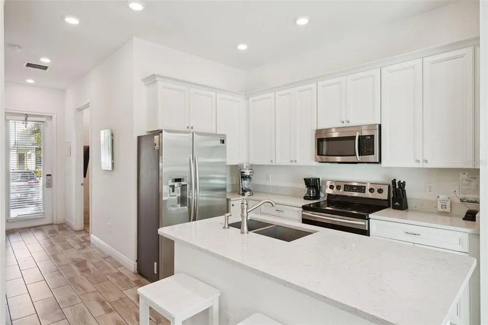 8082 Knee Deep Rd, Kissimmee, FL 34747