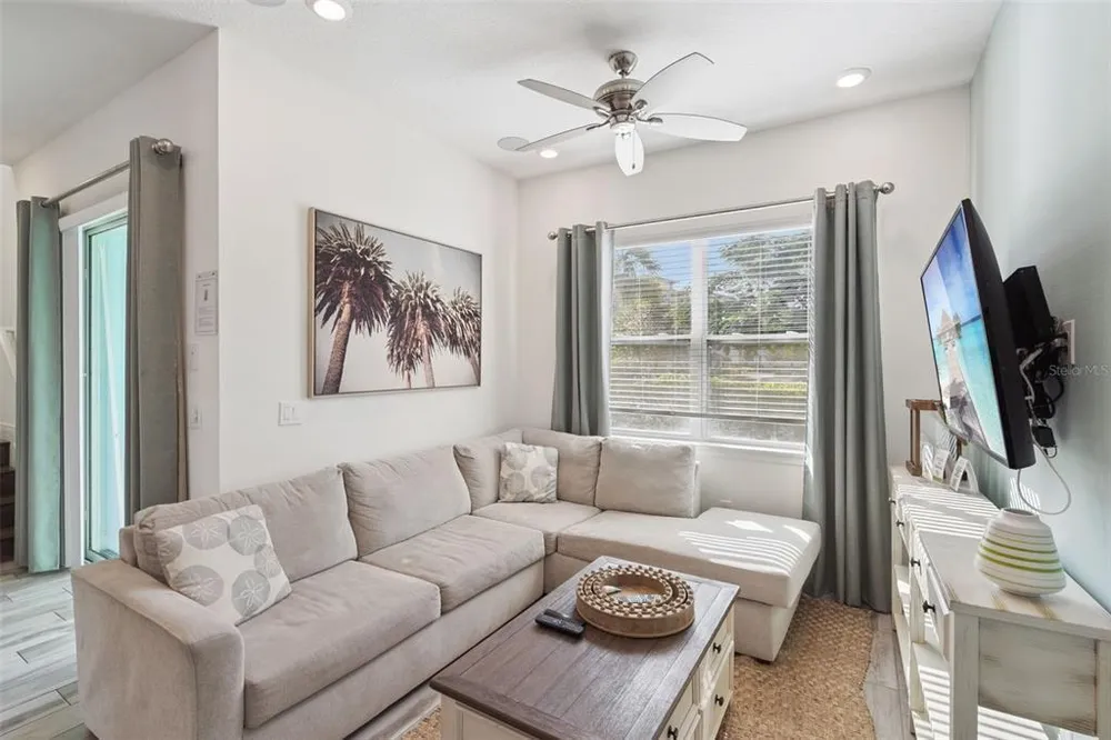 8082 Knee Deep Rd, Kissimmee, FL 34747