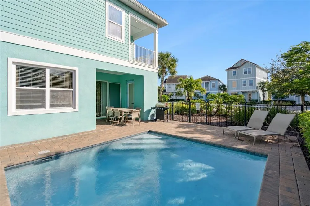 8082 Knee Deep Rd, Kissimmee, FL 34747