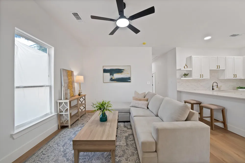 1130 E Hattie St, Fort Worth, TX 76104