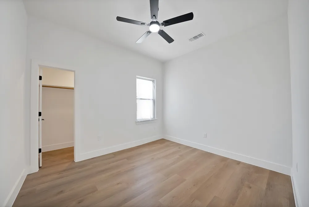1130 E Hattie St, Fort Worth, TX 76104
