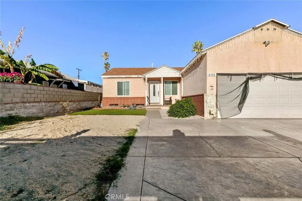 8436 Amboy Ave, Sun Valley, CA 91352