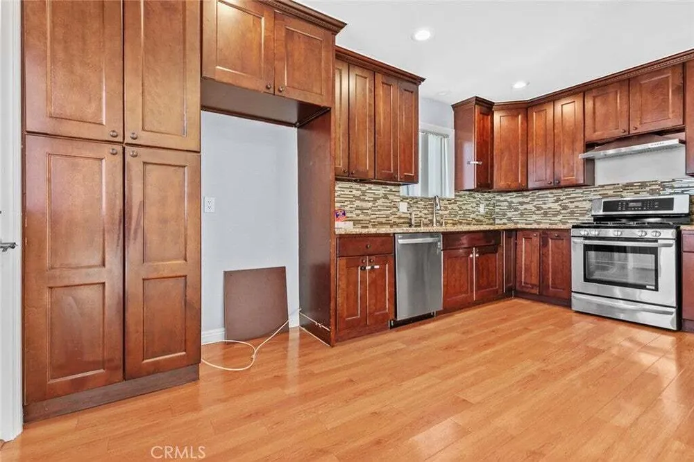 8436 Amboy Ave, Sun Valley, CA 91352