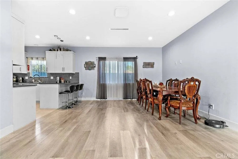 8436 Amboy Ave, Sun Valley, CA 91352