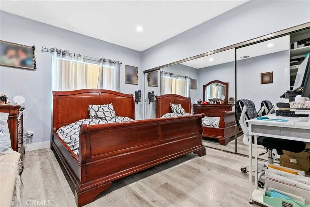 8436 Amboy Ave, Sun Valley, CA 91352
