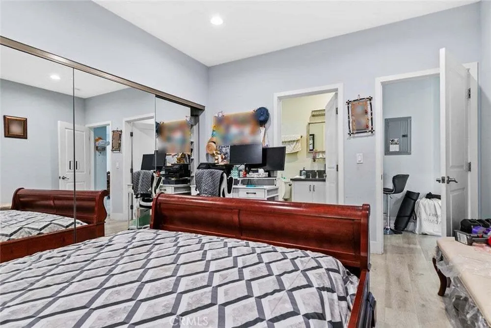 8436 Amboy Ave, Sun Valley, CA 91352