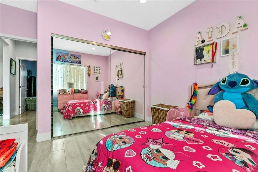 8436 Amboy Ave, Sun Valley, CA 91352