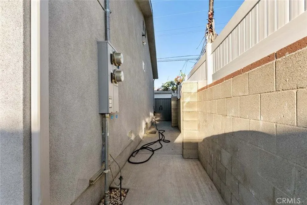 8436 Amboy Ave, Sun Valley, CA 91352