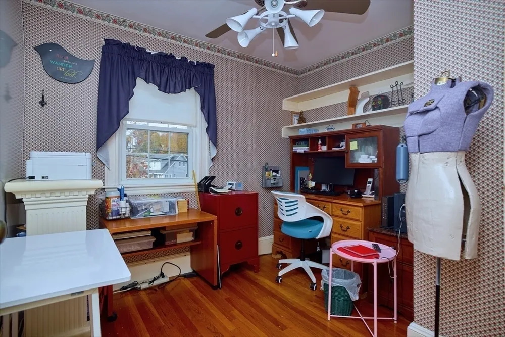 72 Oakland Ave, Quincy, MA 02170