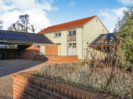 Rowley Mews, LEISTON photo