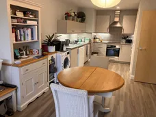 Old Schools Lane, Epsom, KT17 photo 2