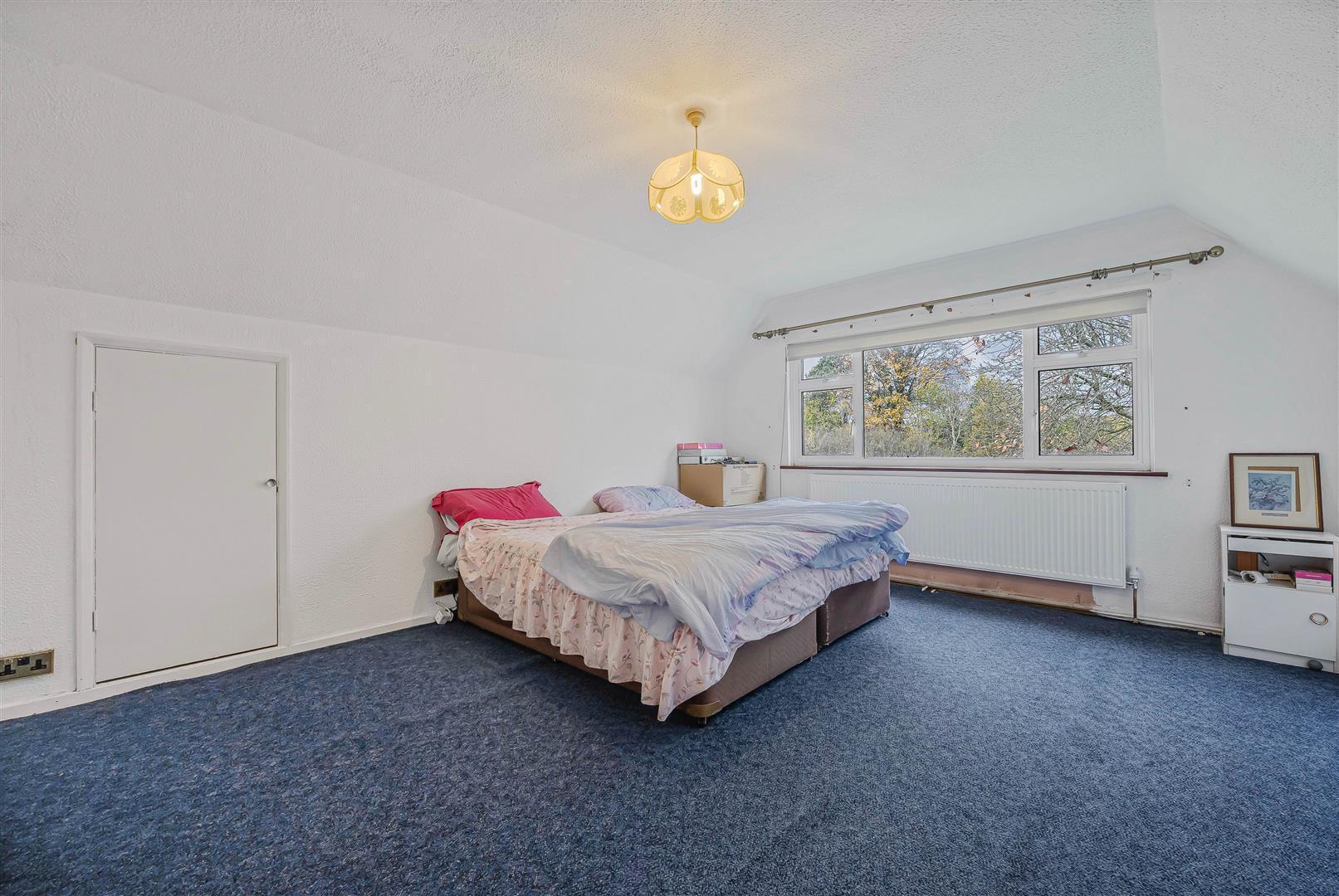 Dove House Crescent, Slough Image 13