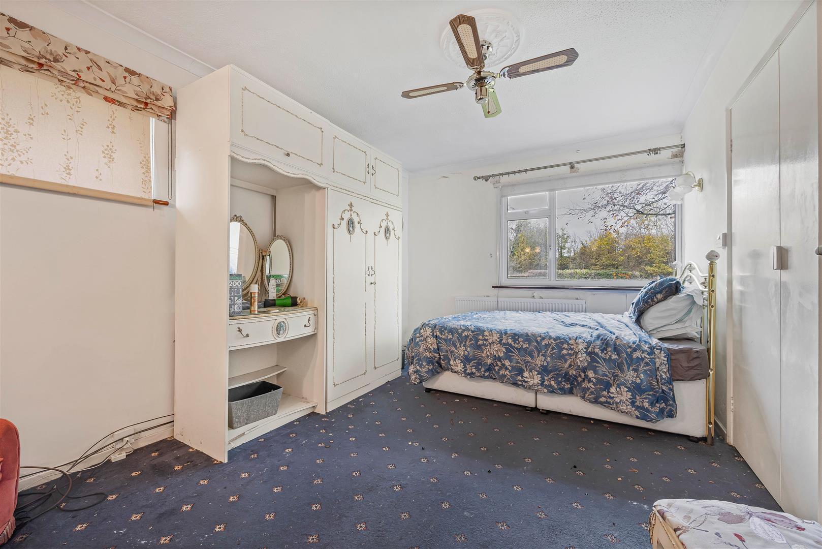Dove House Crescent, Slough Image 16