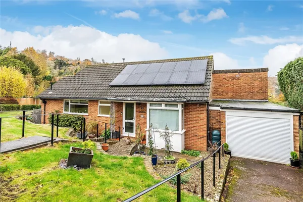 Huntersfield Close, Reigate, RH2 photo 15