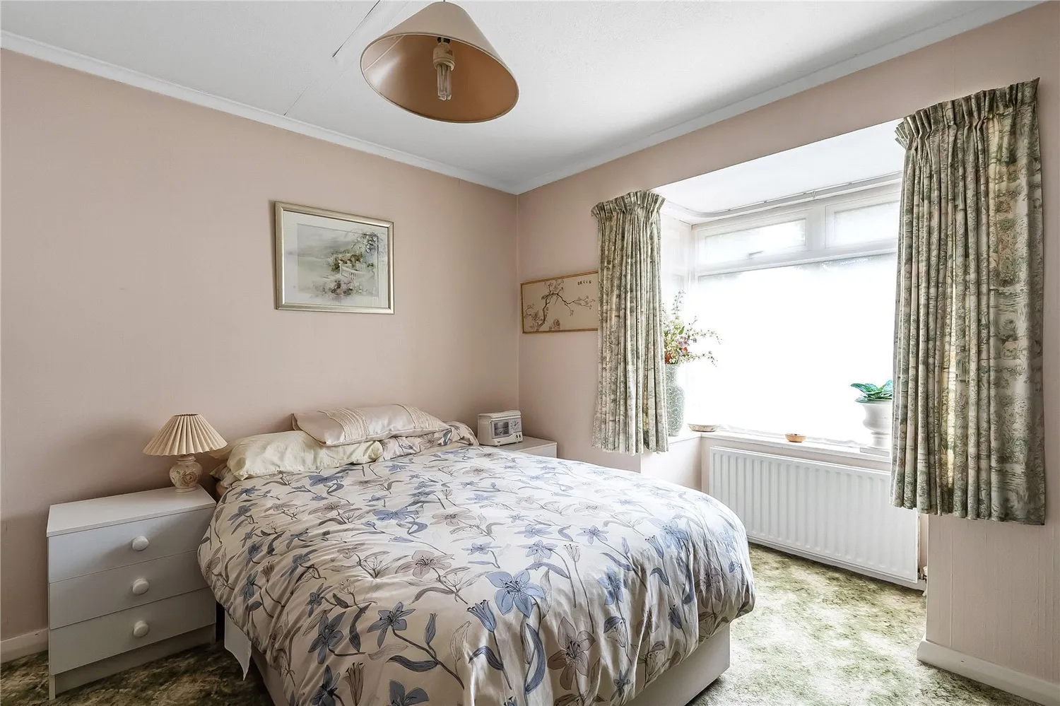 Huntersfield Close, Reigate, RH2 photo 7