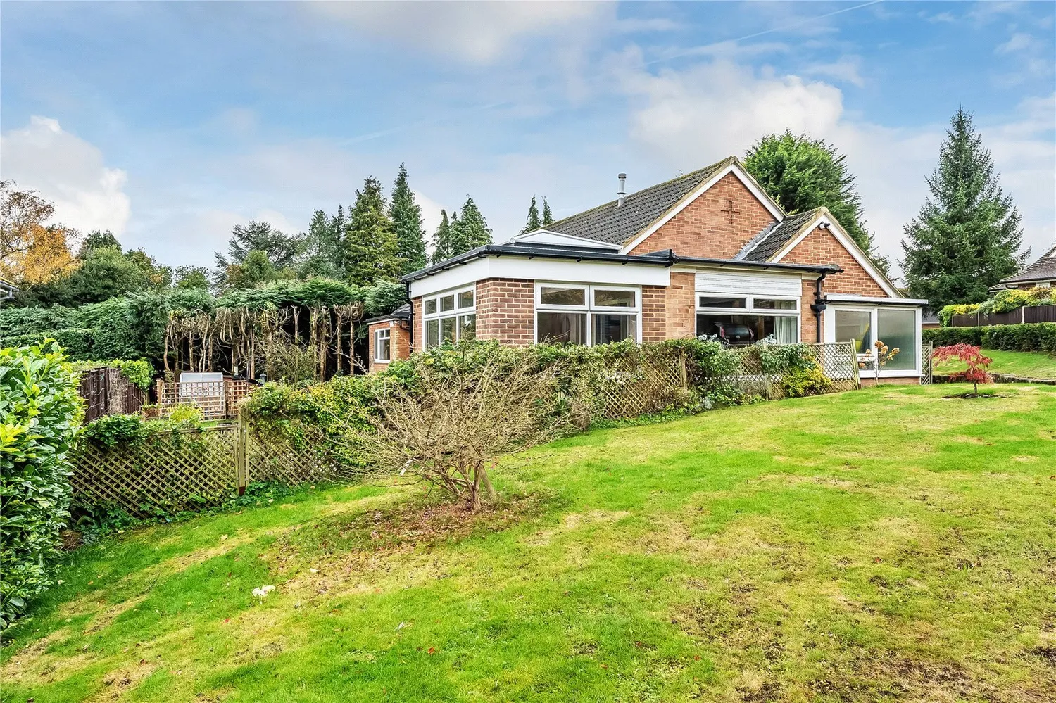 Huntersfield Close, Reigate, RH2 photo 12