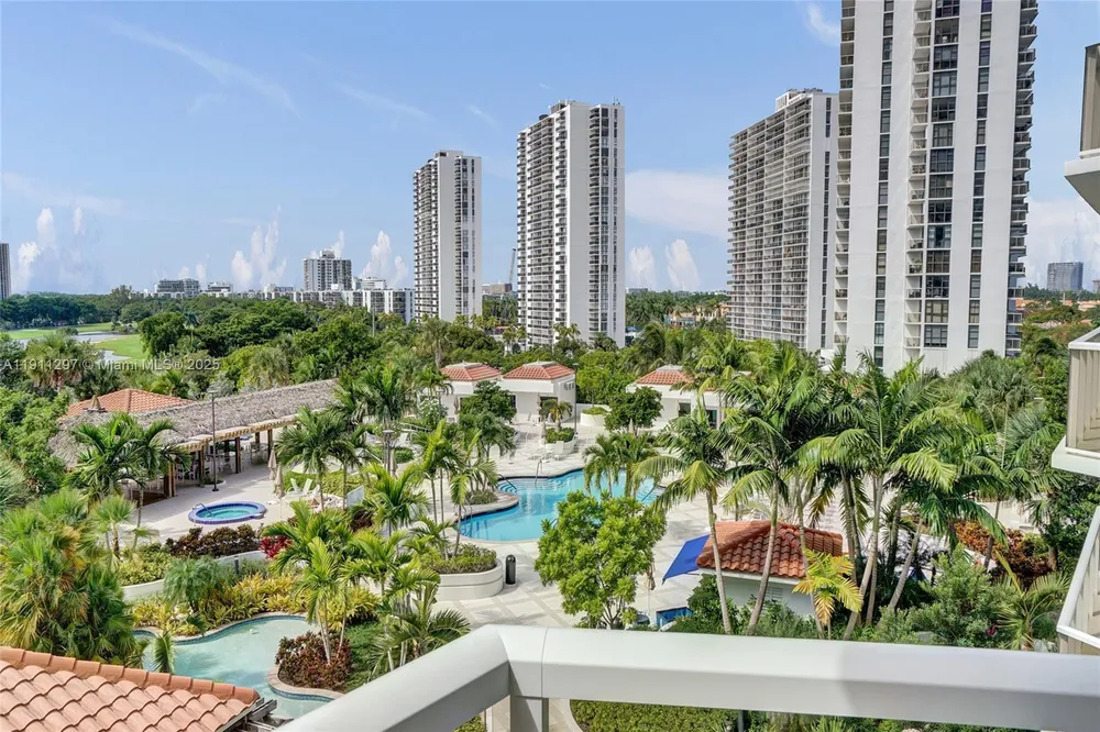 20281 E Country Club Dr, Aventura, FL 33180