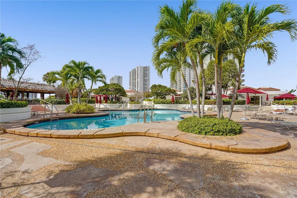 20281 E Country Club Dr, Aventura, FL 33180