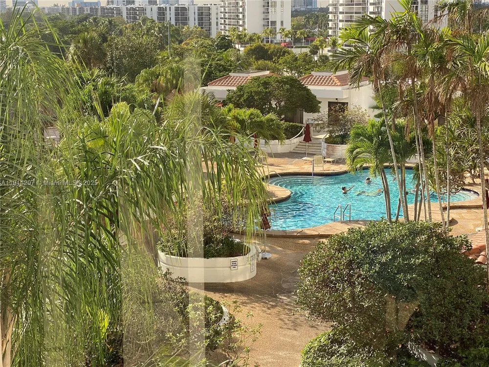 20281 E Country Club Dr, Aventura, FL 33180
