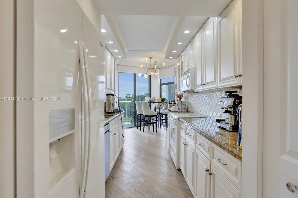20281 E Country Club Dr, Aventura, FL 33180