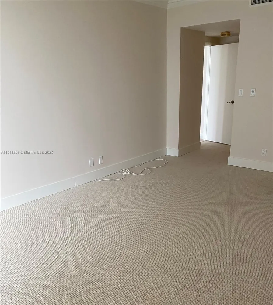 20281 E Country Club Dr, Aventura, FL 33180