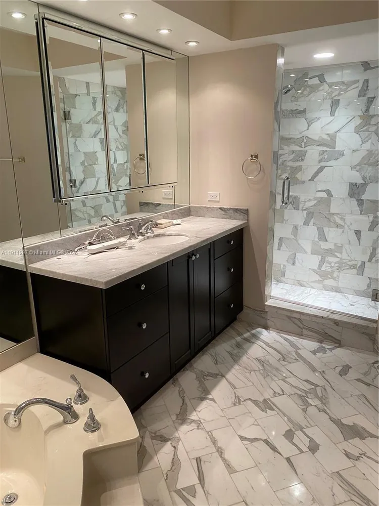 20281 E Country Club Dr, Aventura, FL 33180