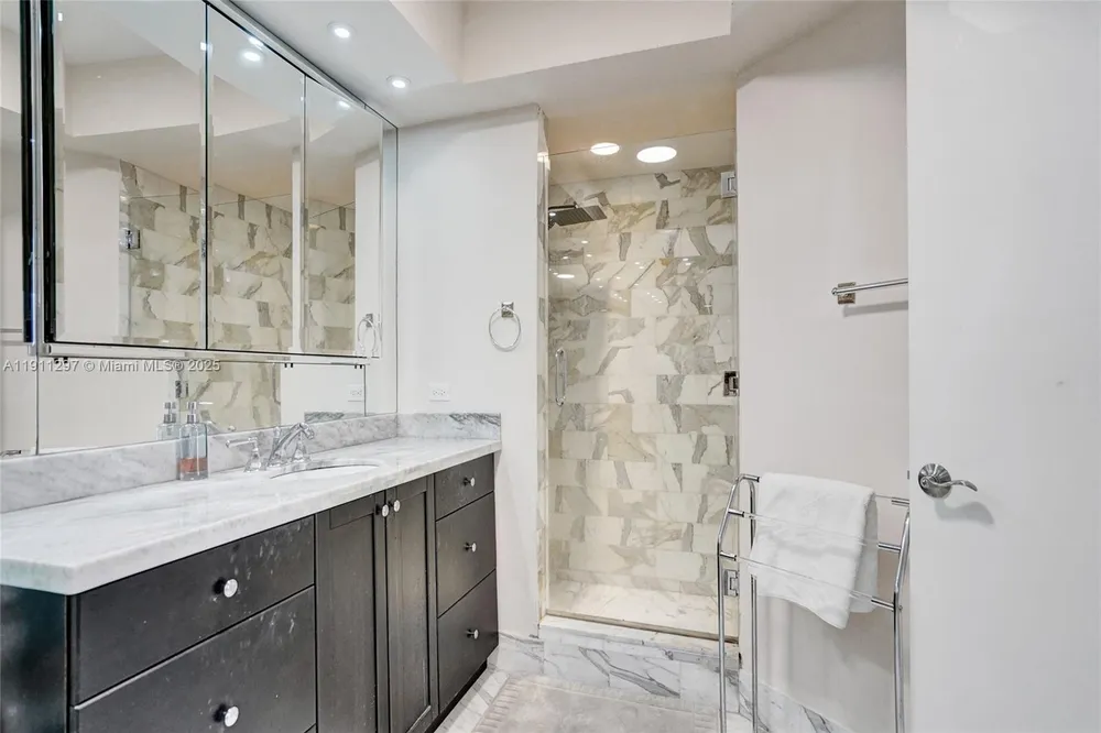 20281 E Country Club Dr, Aventura, FL 33180