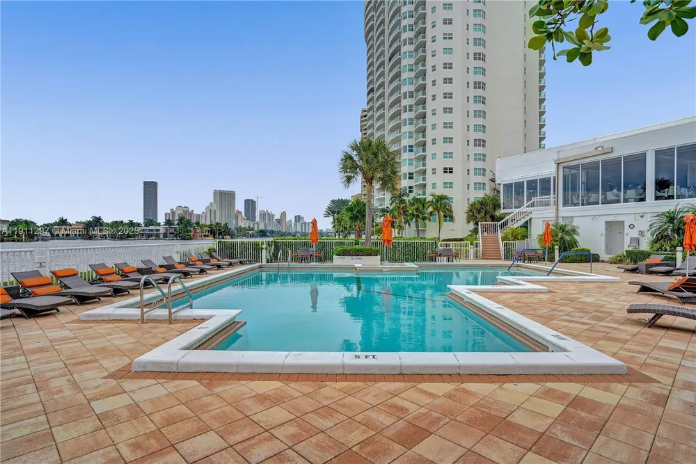20281 E Country Club Dr, Aventura, FL 33180