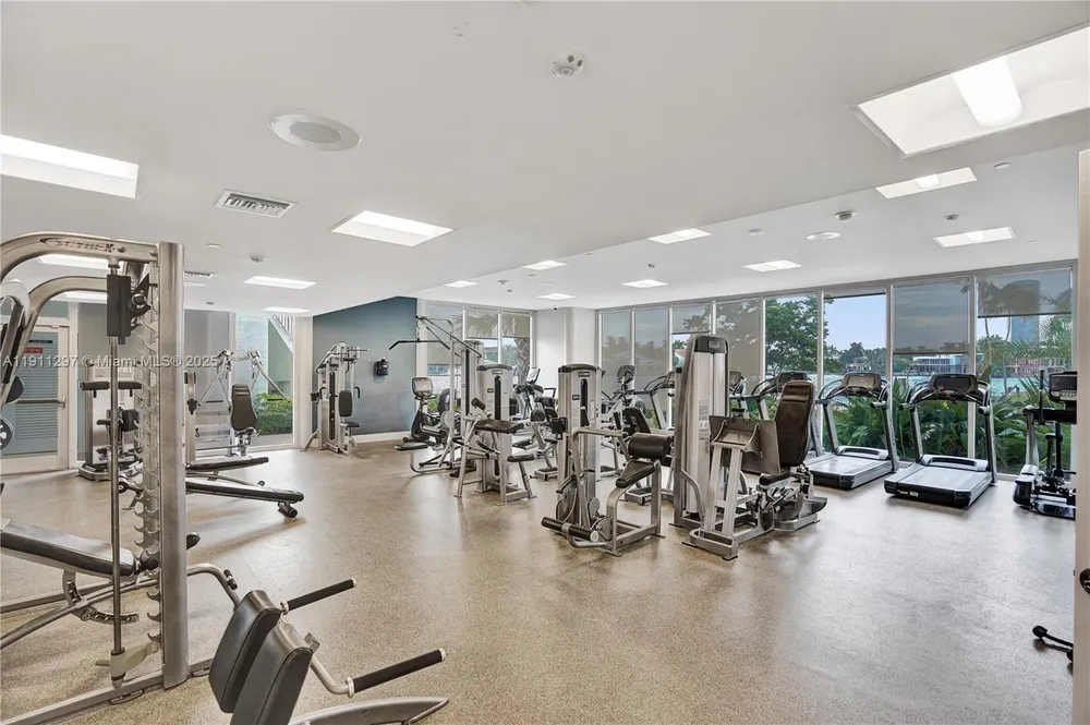 20281 E Country Club Dr, Aventura, FL 33180