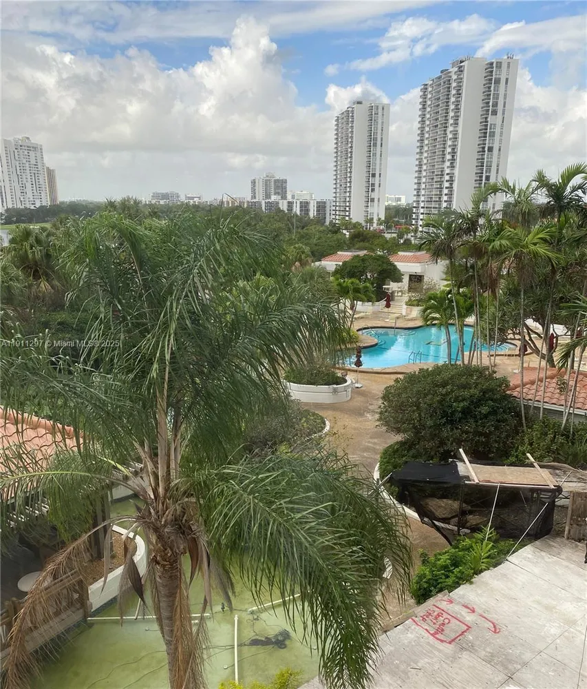 20281 E Country Club Dr, Aventura, FL 33180