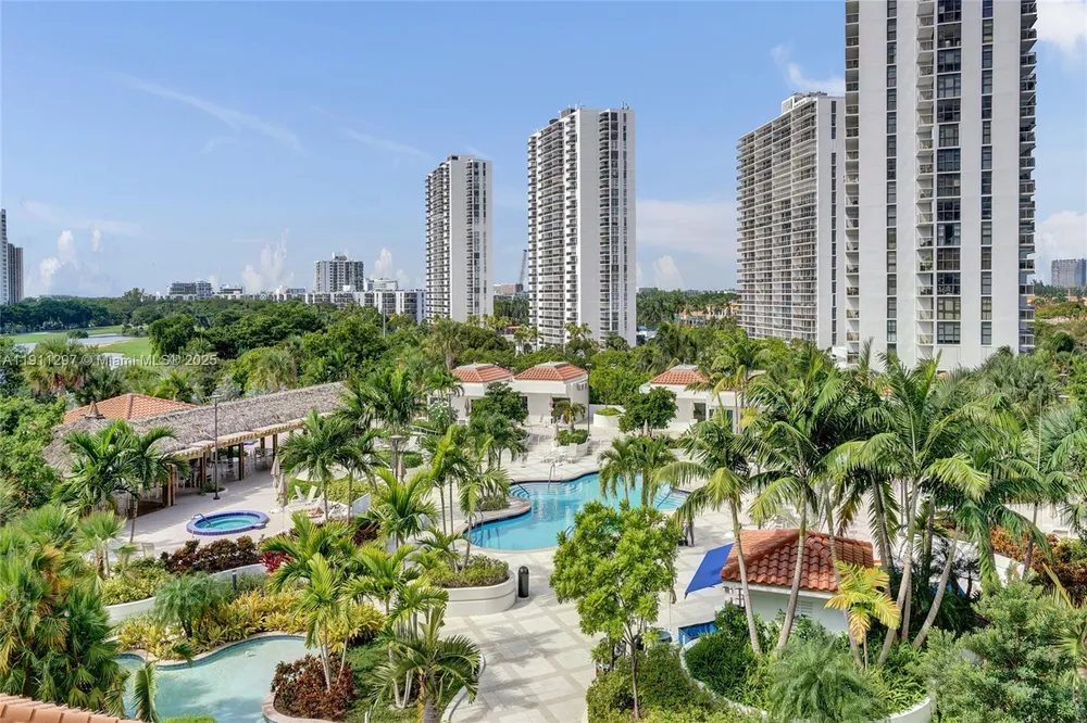 20281 E Country Club Dr, Aventura, FL 33180