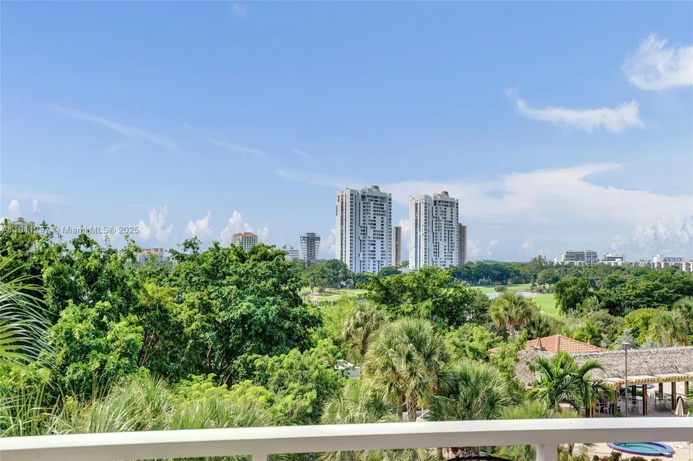 20281 E Country Club Dr, Aventura, FL 33180