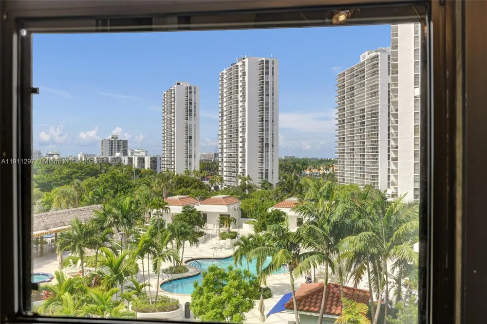 20281 E Country Club Dr, Aventura, FL 33180