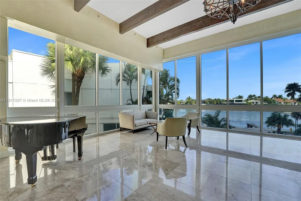 20281 E Country Club Dr, Aventura, FL 33180
