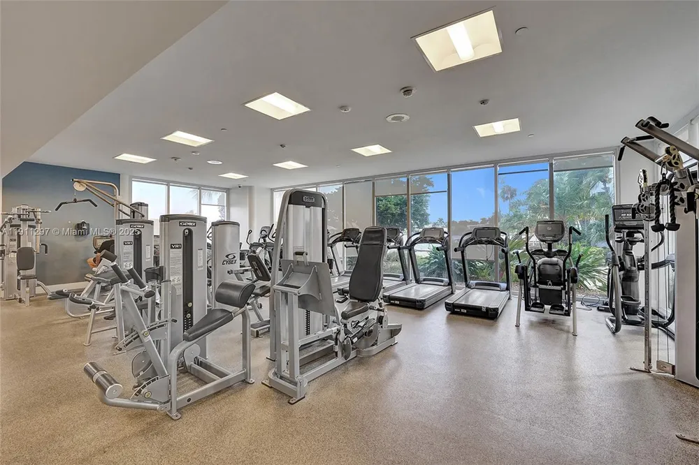 20281 E Country Club Dr, Aventura, FL 33180