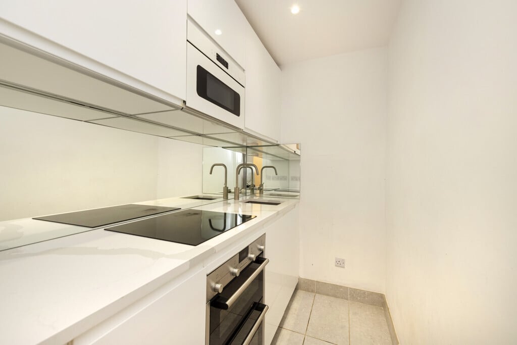 6 (PF2) Drumdryan Street, Tollcross, Edinburgh, EH3 9LA Image 6